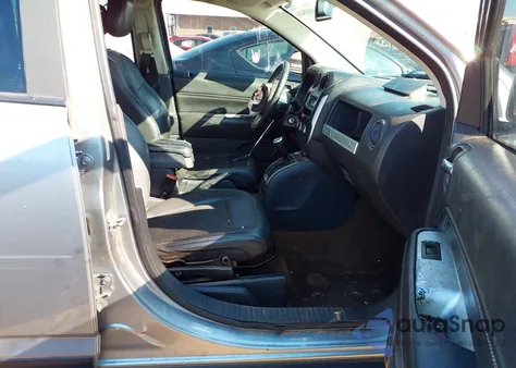 2016 Jeep Compass Latitude из США, поврежденный, VIN 1C4NJDEB4GD663563